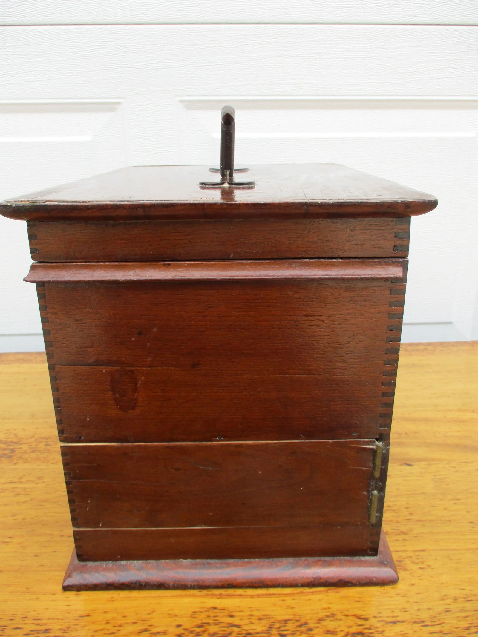 Antique Folk Art Hand Carved Jewelry Box or Trinket Box - 3