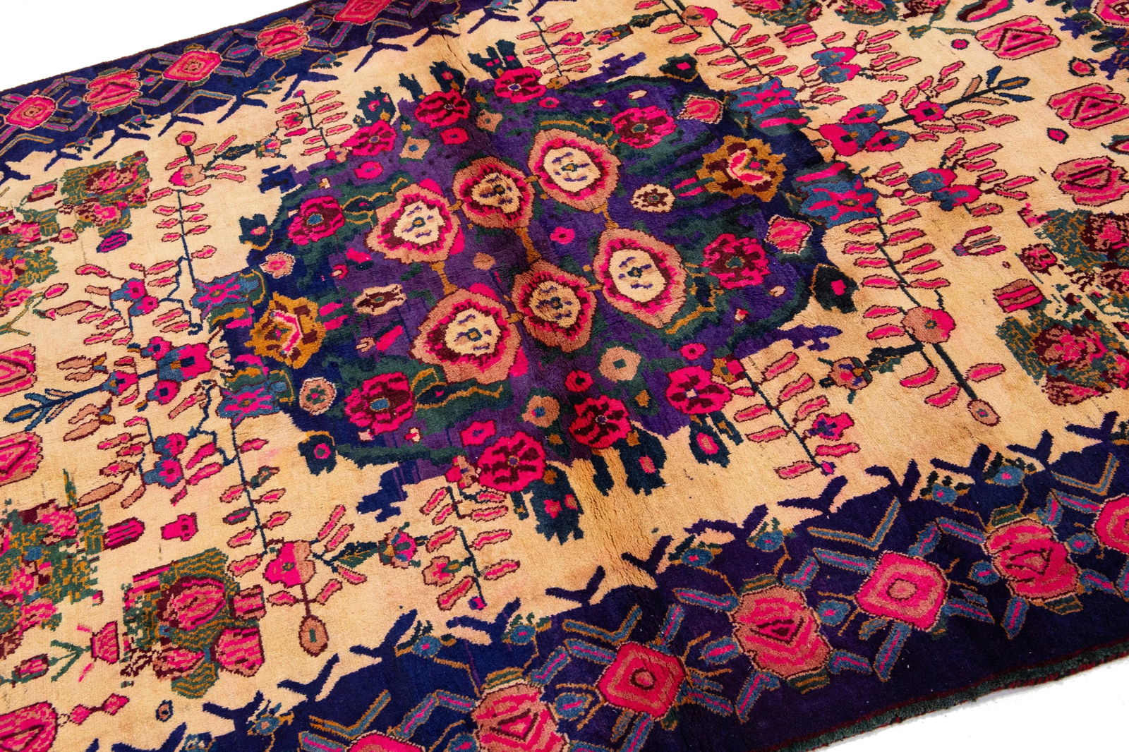 1960s Vintage Bidjar Persian Wool Rug With Purple and Pink Rosette Motif - 3