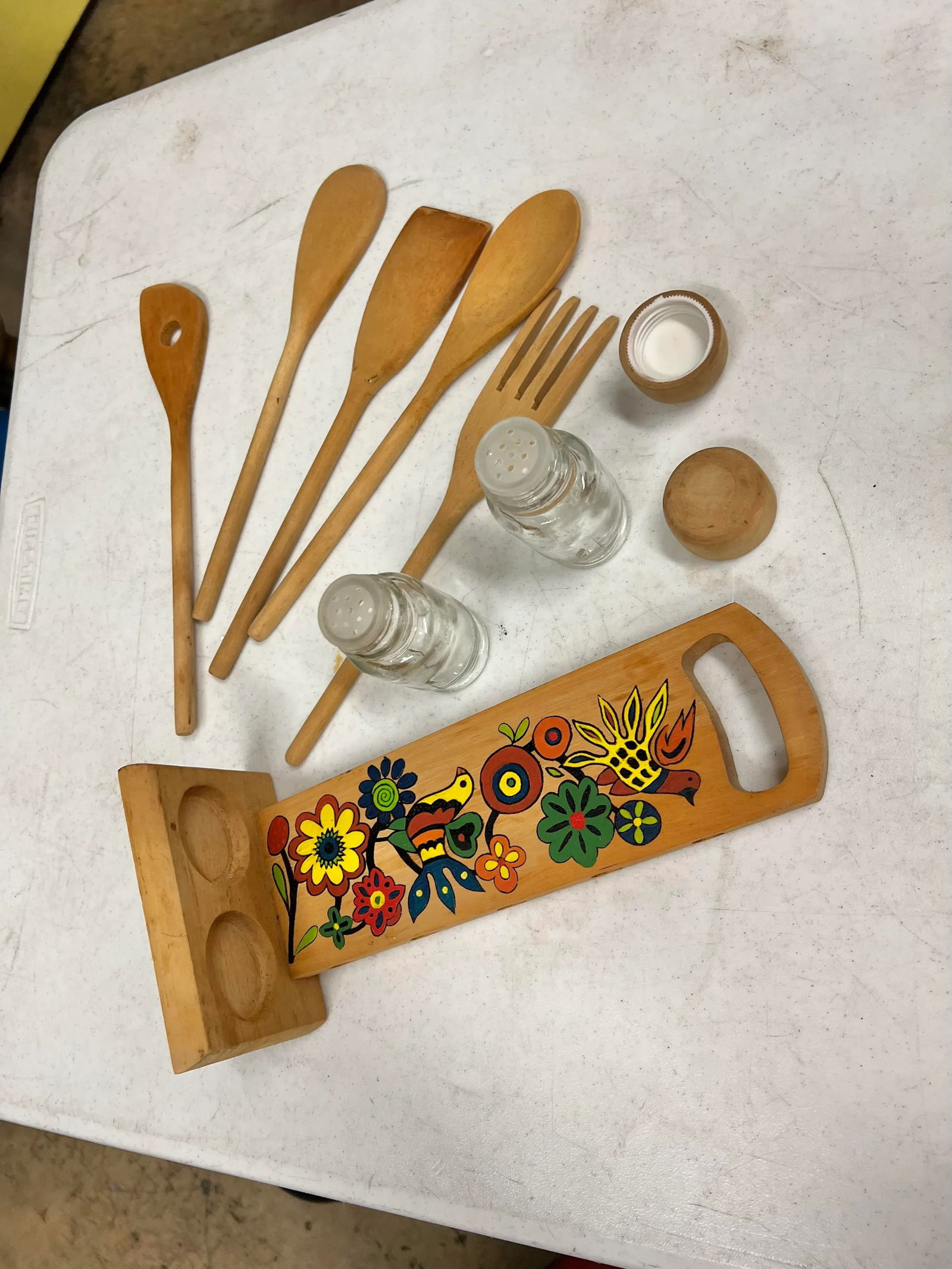 Mid Century Wooden Spoon Holder with Salt & Pepper Set -8 Pieces - 2