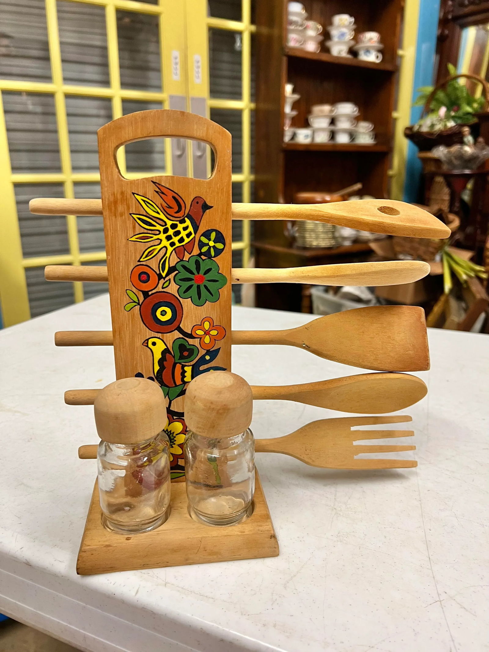 Mid Century Wooden Spoon Holder with Salt & Pepper Set -8 Pieces - 3