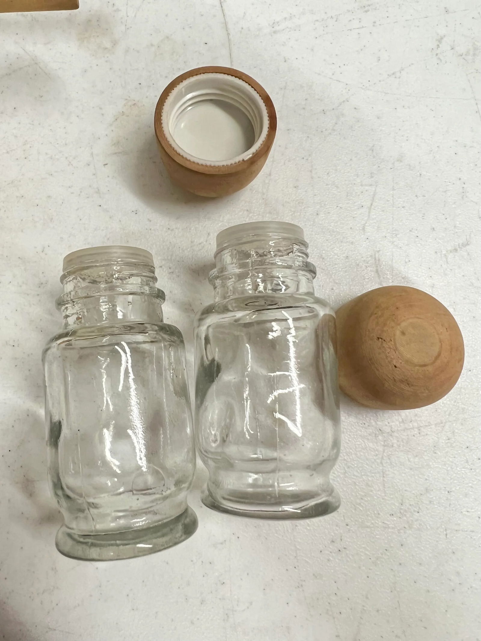 Mid Century Wooden Spoon Holder with Salt & Pepper Set -8 Pieces - 4