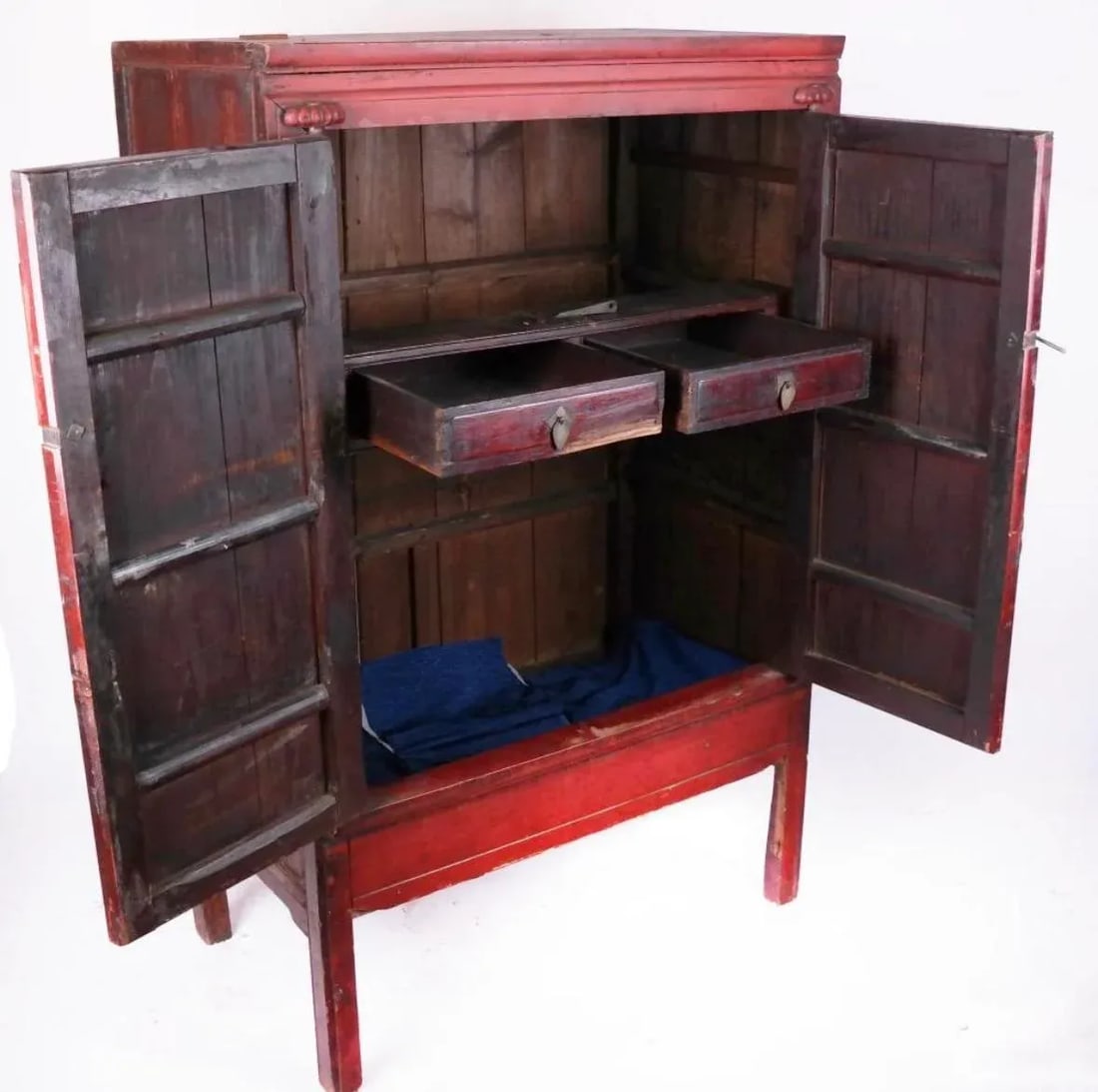 Mid 19th Century Antique Chinese Red Armoire Cabinet - 4