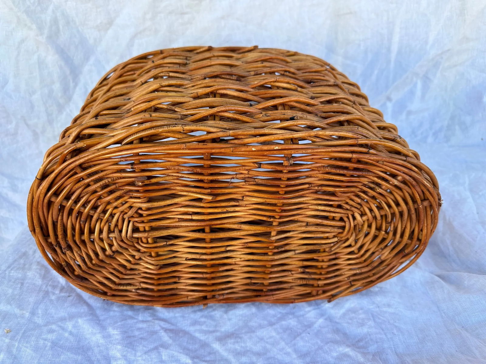 Rustic European Woven Wicker/Rattan Basket - 4