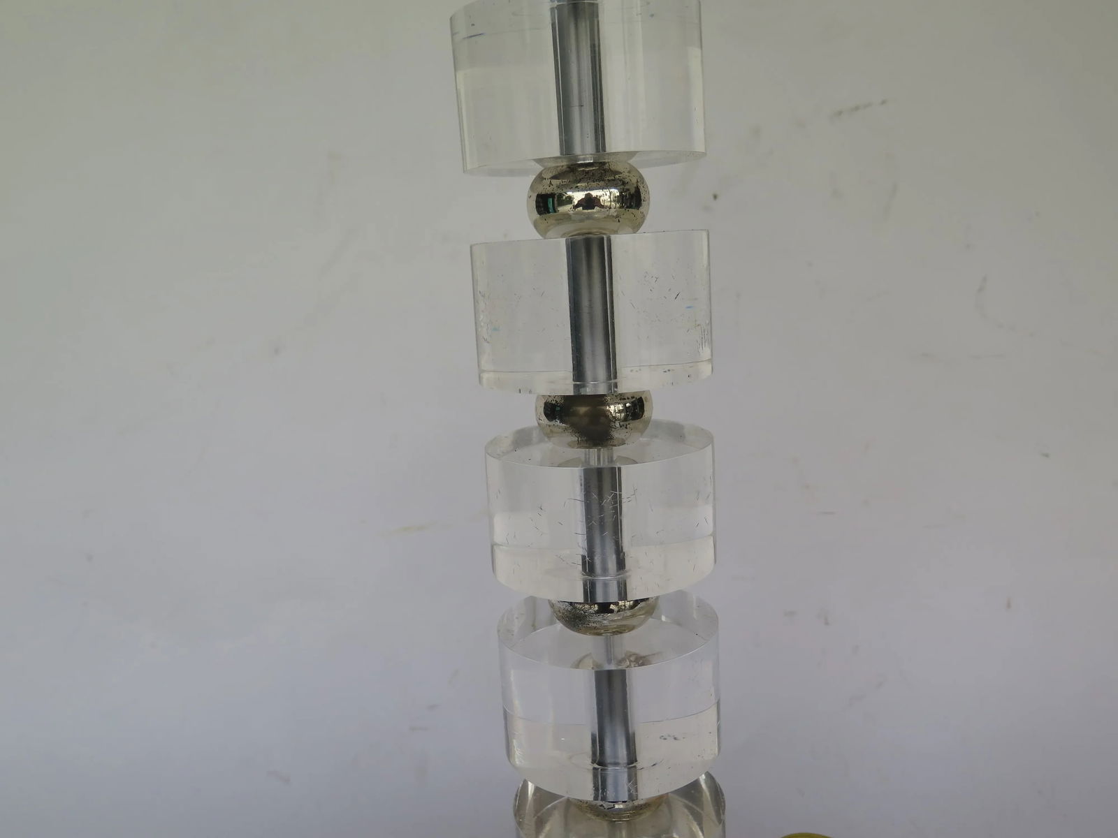 1970s Contemporary Lucite & Chrome Table Lamp - 4