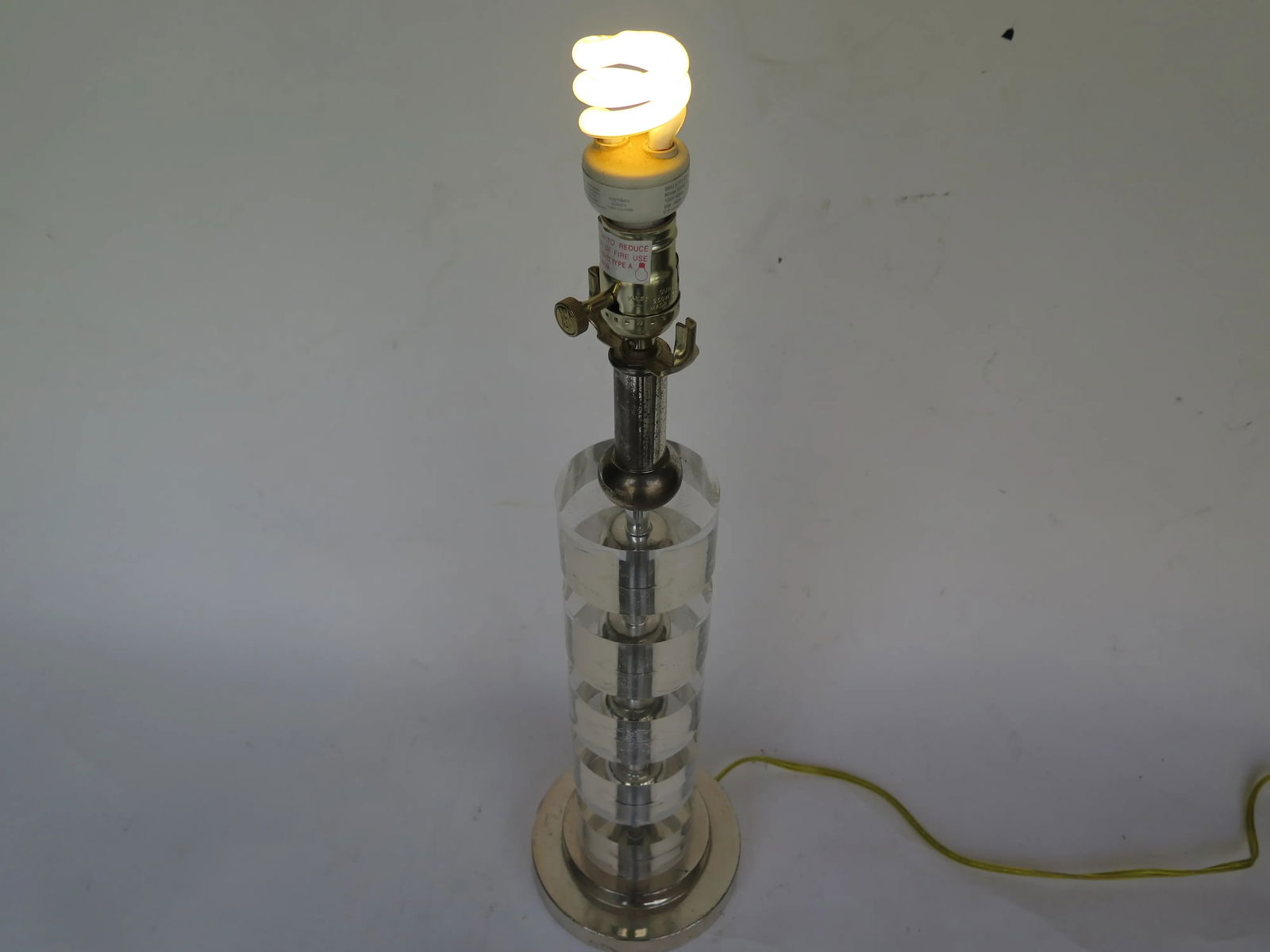 1970s Contemporary Lucite & Chrome Table Lamp - 5