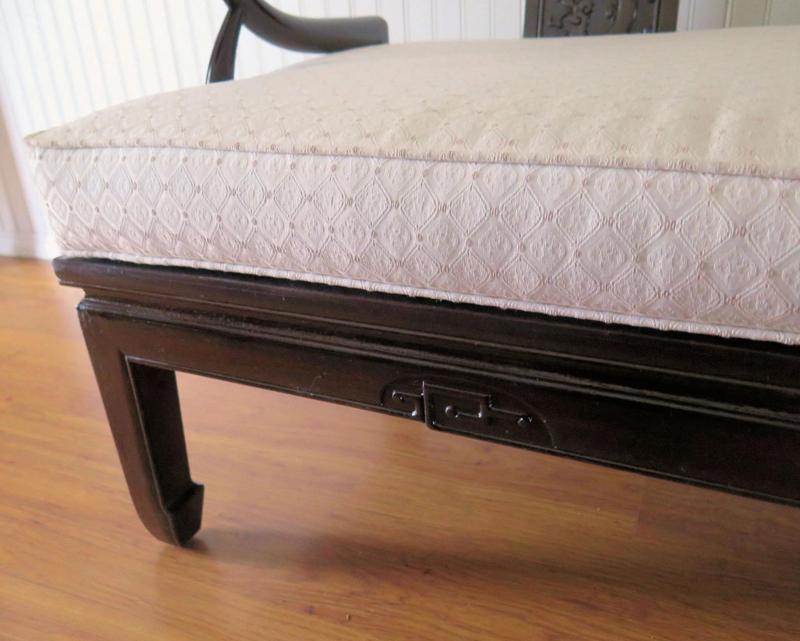 1950s Mid-Century Chinoiserie Cherry Wood Settee/Bench in the Manner of James Mont - 7