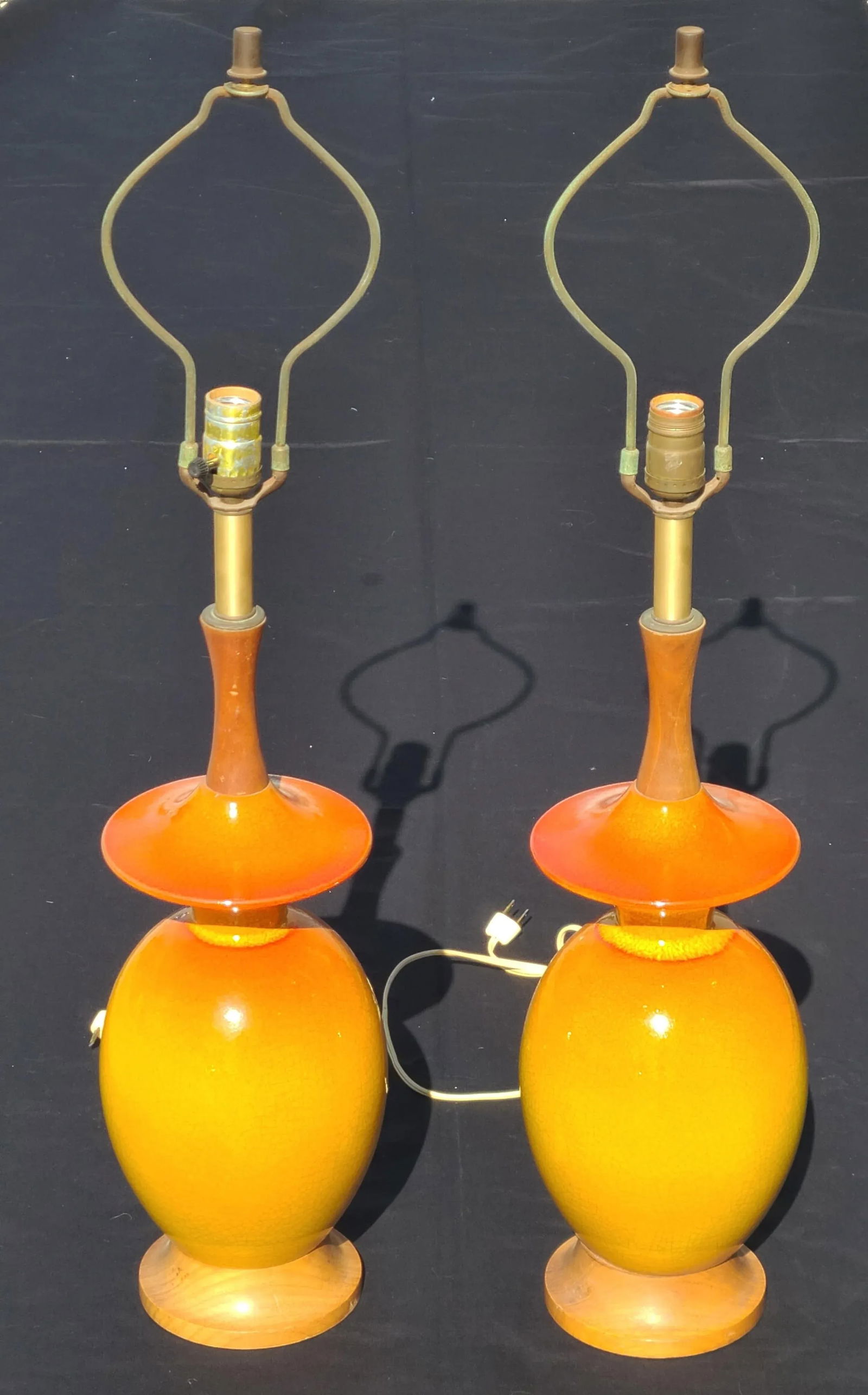 Mid-Century Modern Orange Pottery Lamp Pair - 2