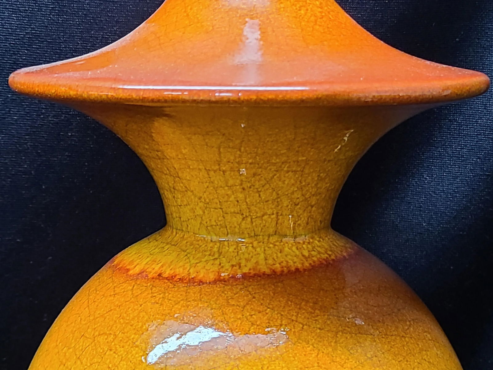 Mid-Century Modern Orange Pottery Lamp Pair - 3