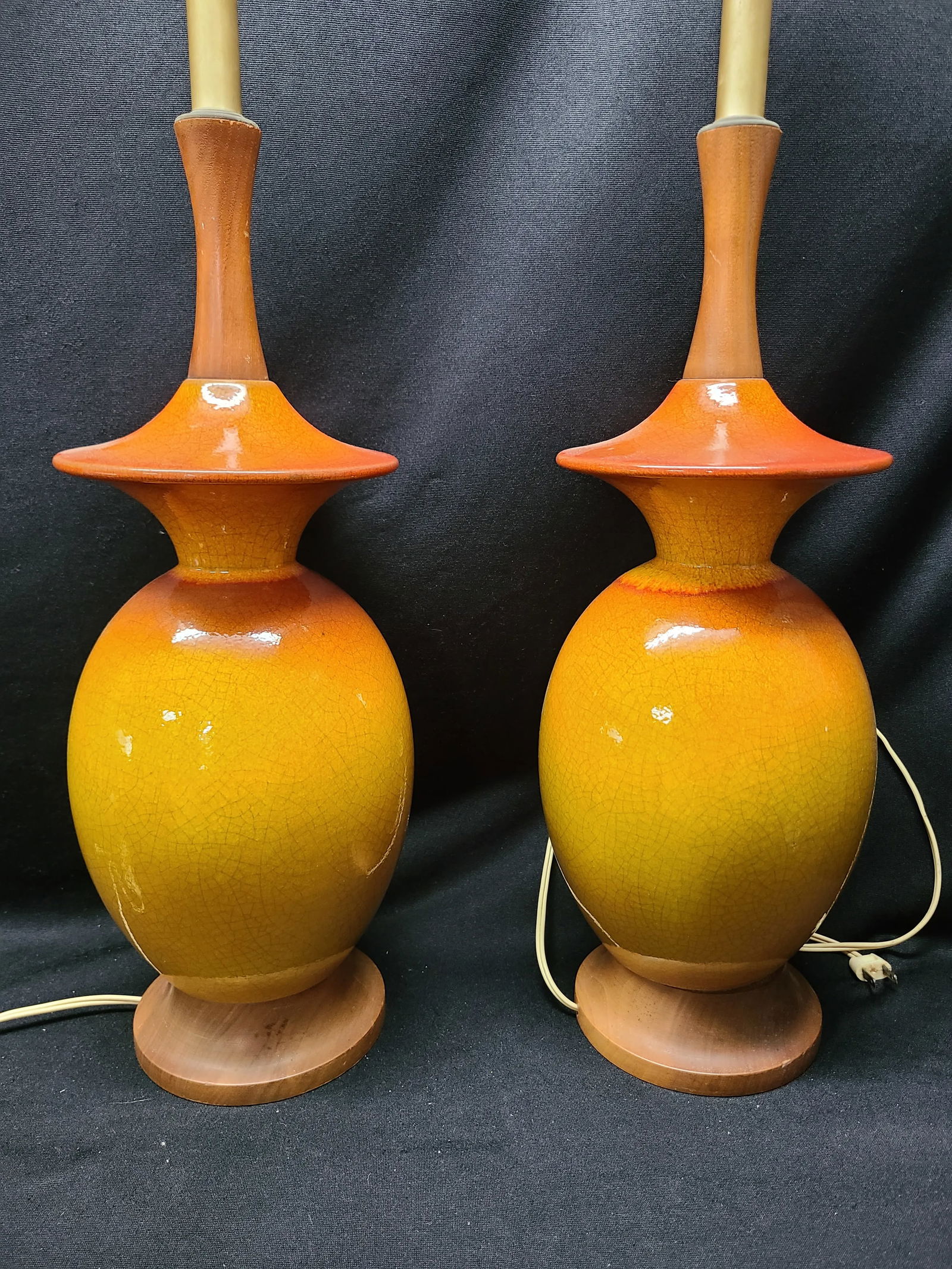 Mid-Century Modern Orange Pottery Lamp Pair - 6
