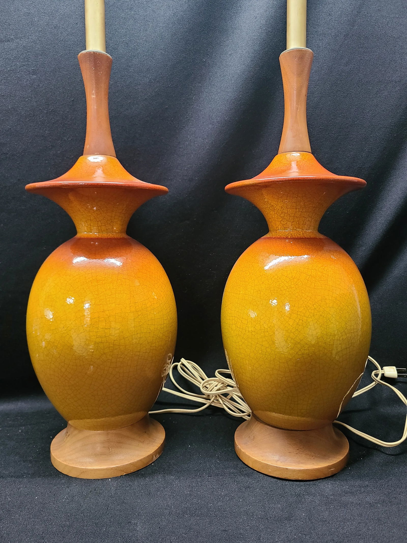 Mid-Century Modern Orange Pottery Lamp Pair - 7
