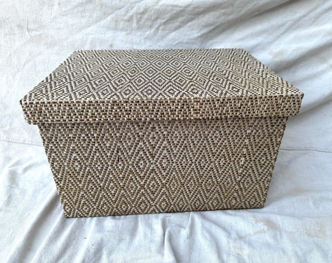 Pair of Woven Straw Nesting Boxes - 4