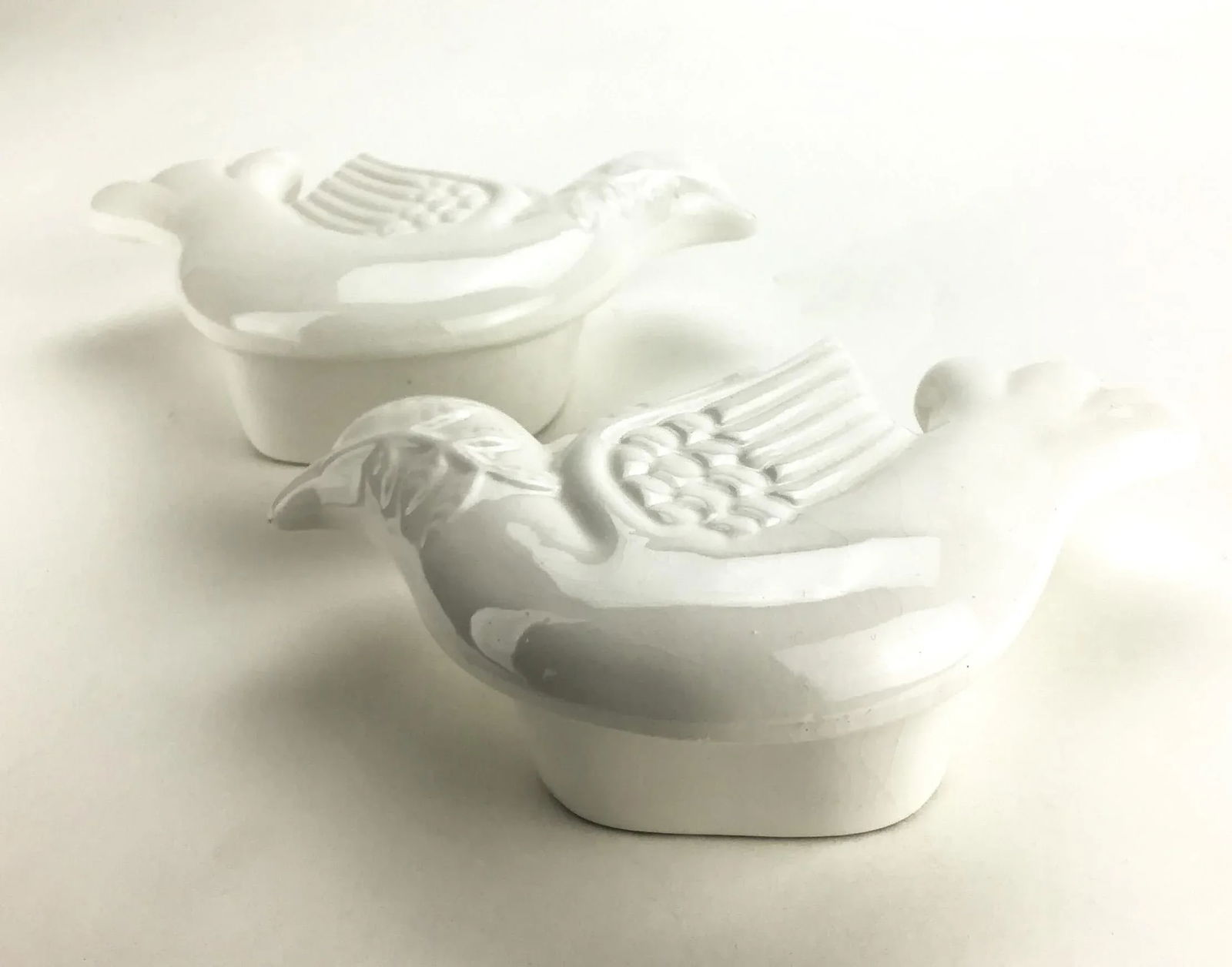 White Ceramic Vintage Wall Dove Planters a Pair - 2