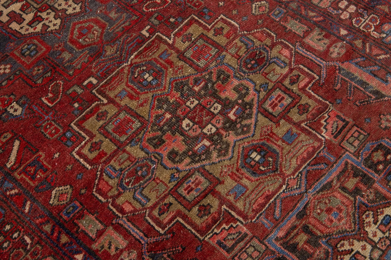 Red Persian Heriz Wool Runner With Medallion Motif - 5