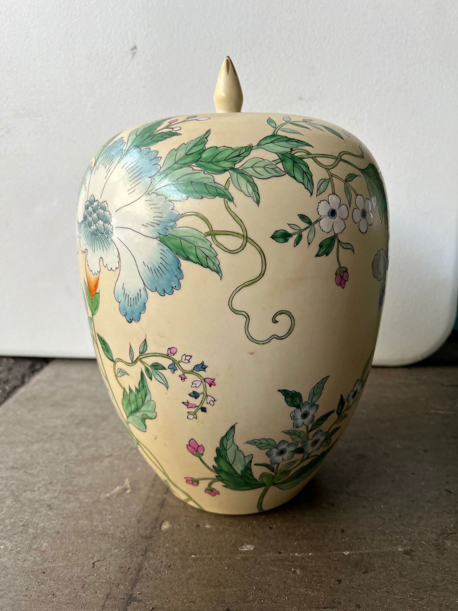 Vintage Chinoiserie Floral Ginger Jar With Lid - 2