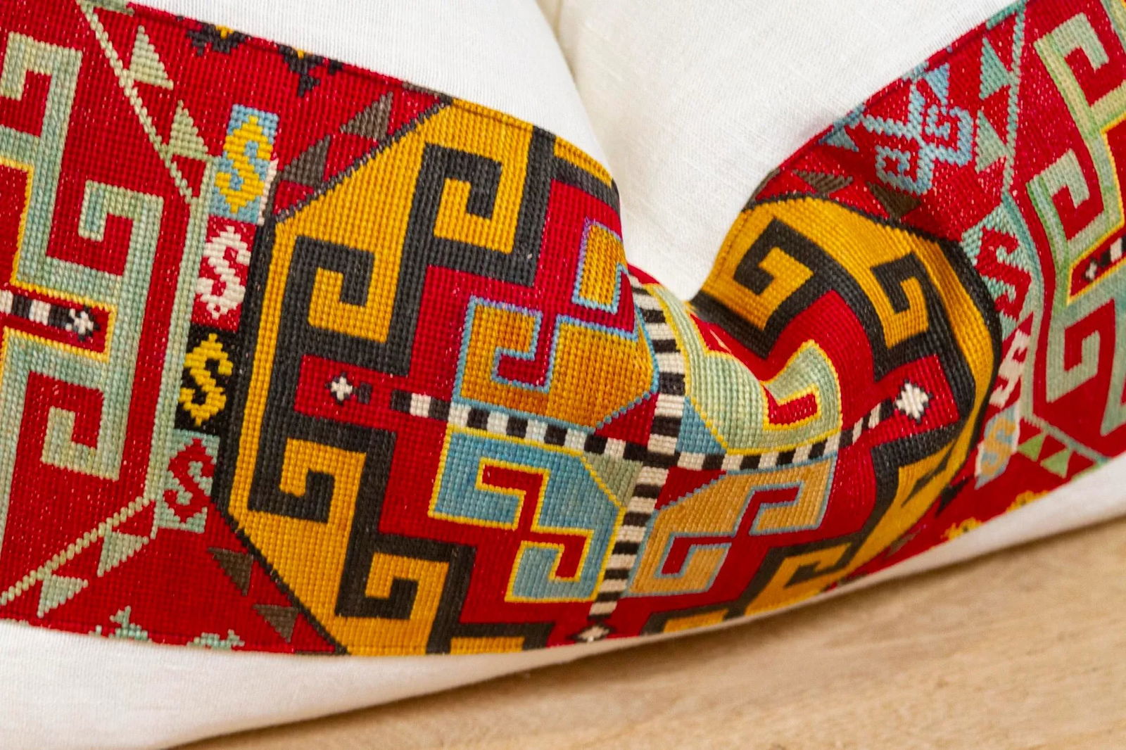 Kiala Antique Lakai Tribe Linen Pillow - 3