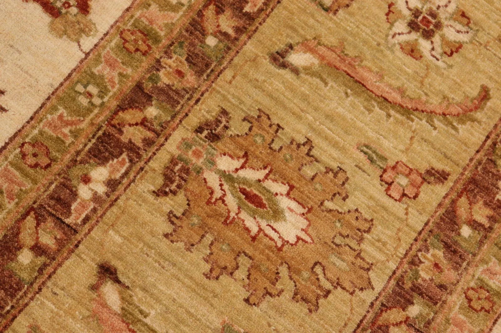 Boho Chic Ziegler Beige Green Hand-Knotted Wool Rug - 10'2'' X 13'9'' - 3