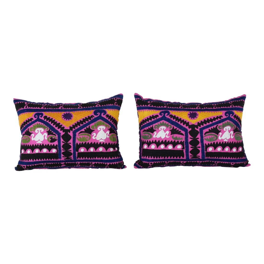 Purple Suzani Pillow Cover - a Pair: Purple Suzani Pillow Cover - A Pair Elevate your home decor with our Turkish Suzani Pillow Cover, featuring exquisite vintage Uzbek fabric that celebrates the allure of handmade craftsmanship. Each