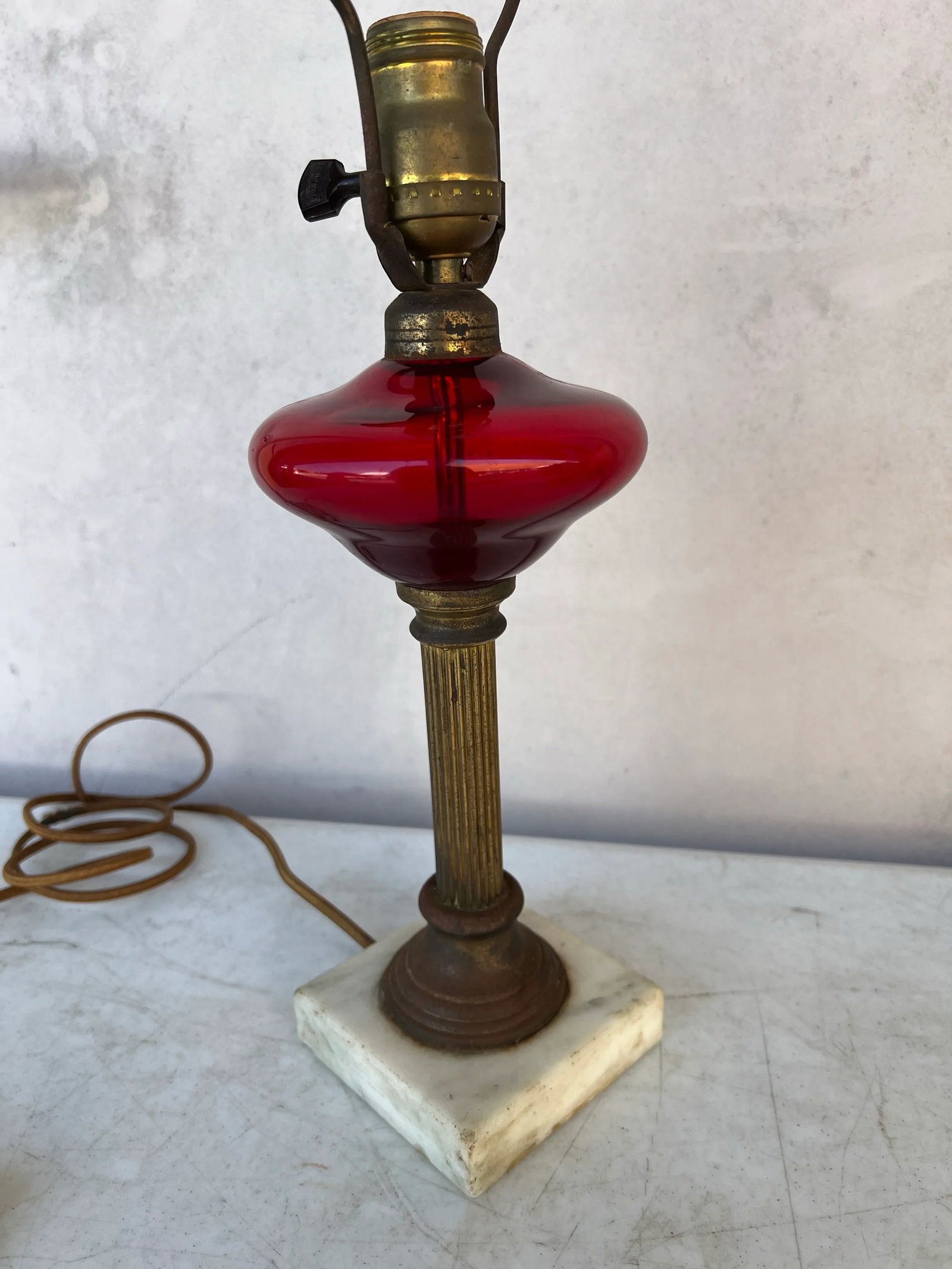 Vintage Boudoir Lamp With Red Glass and Marble Base - 6