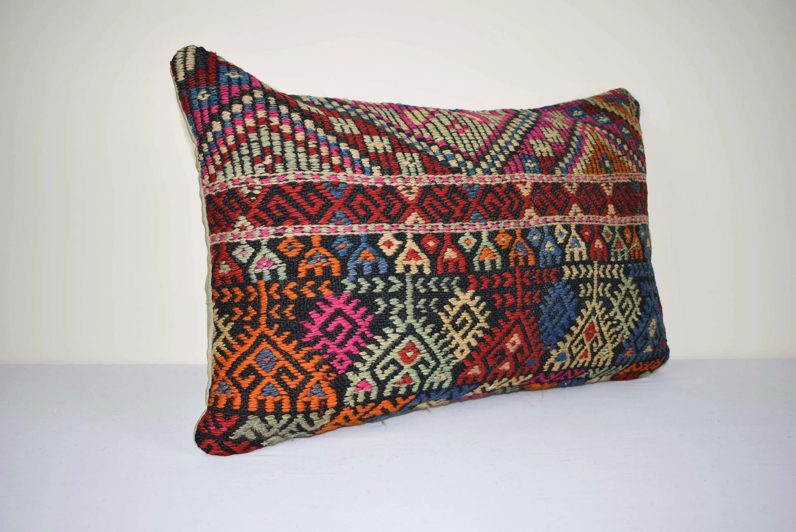 Vintage Turkish Kilim Rug Pillow With Cicim Patterns 16'' X 24'' (40 X 60 Cm) - 2