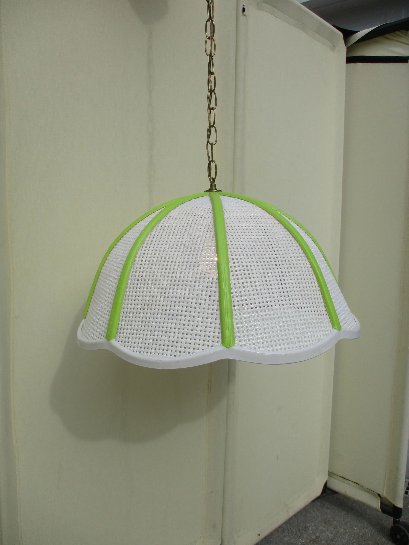 Mid-Century Modern Green and White Swag Lamp - 4