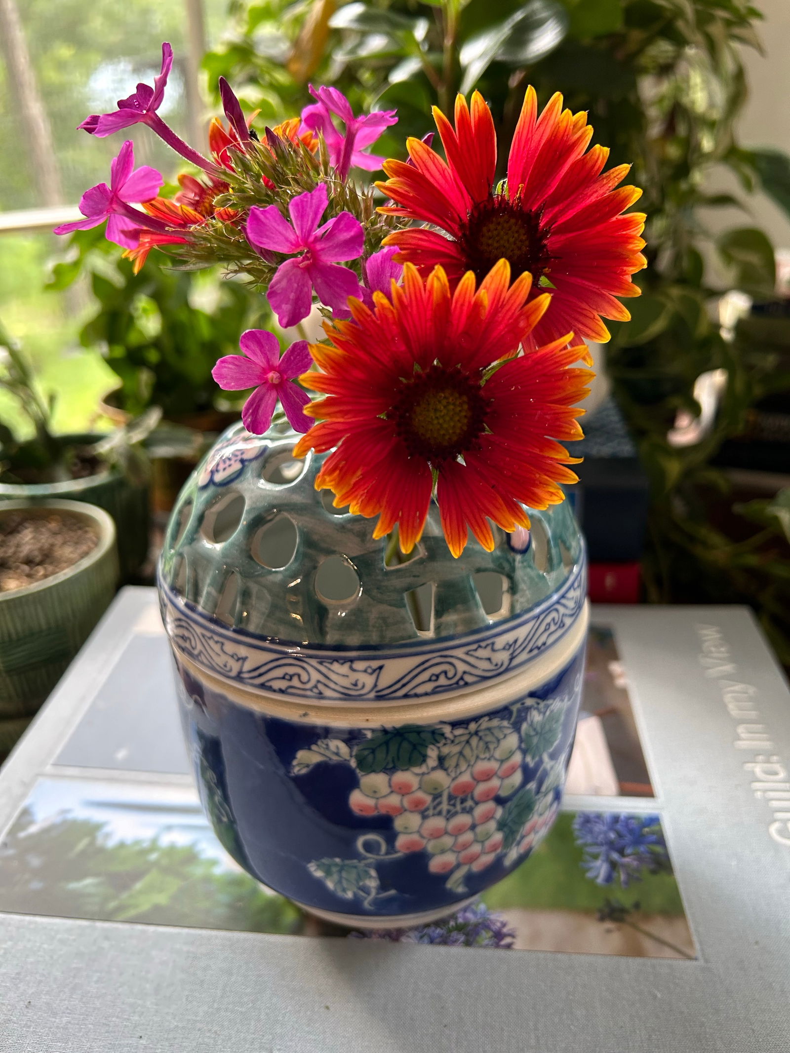 Vintage Porcelain Chinoiserie Flower Frog Vase - 2