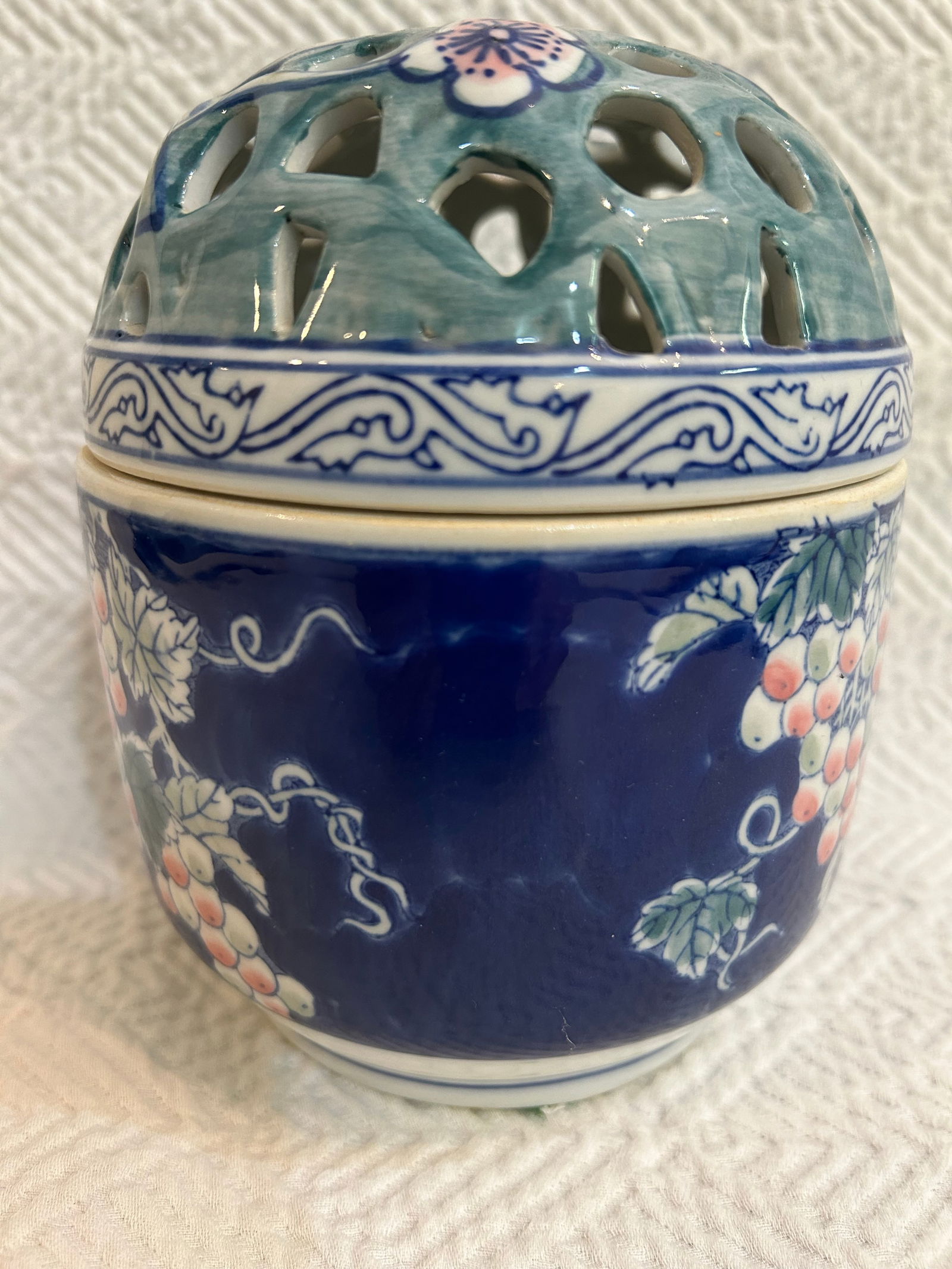 Vintage Porcelain Chinoiserie Flower Frog Vase - 3