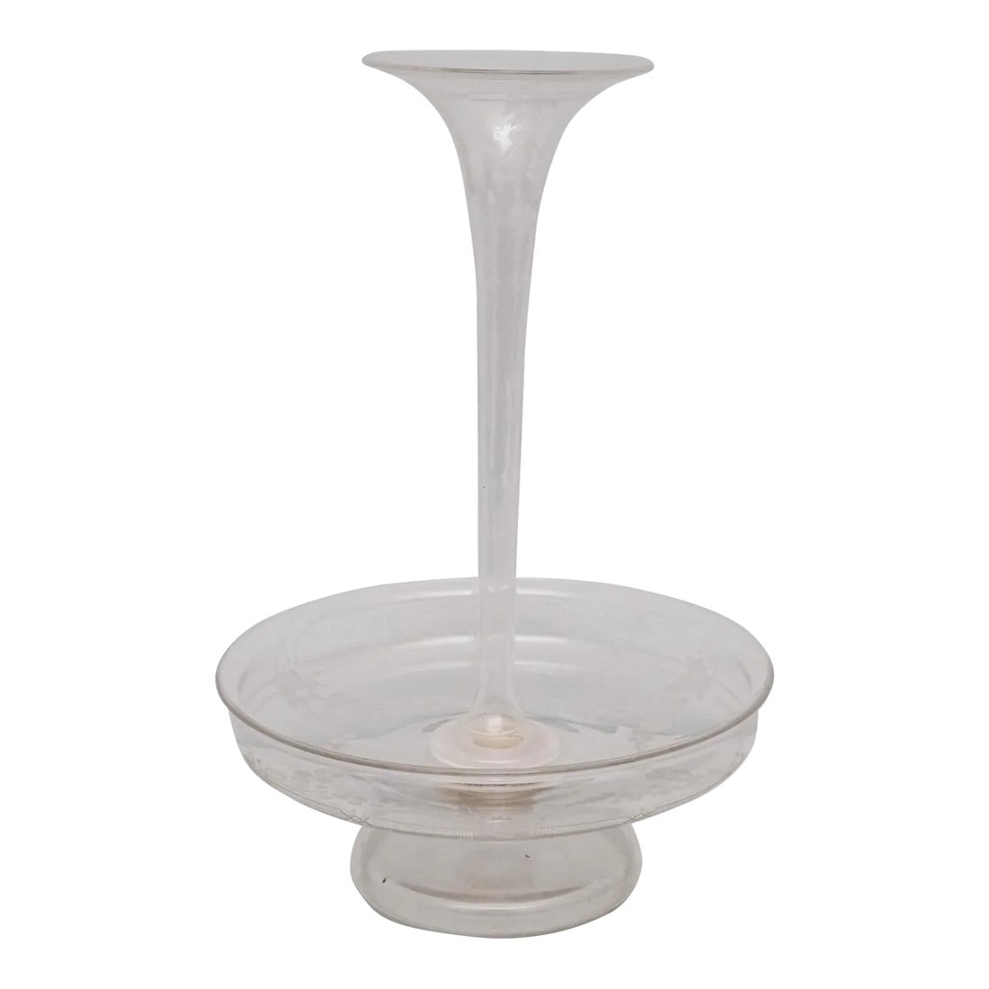 Late 19th Century Blown Glass Flower Epergne in the Shape of a Trumpet Vase With an Etched Glass Bow: Terribly chic as a centerpiece either on the dining table or in the entry hall. Imagine beautiful flowers in the trumpet vase and lotus flowers floating in the bowl with gold fish swimming below Condi