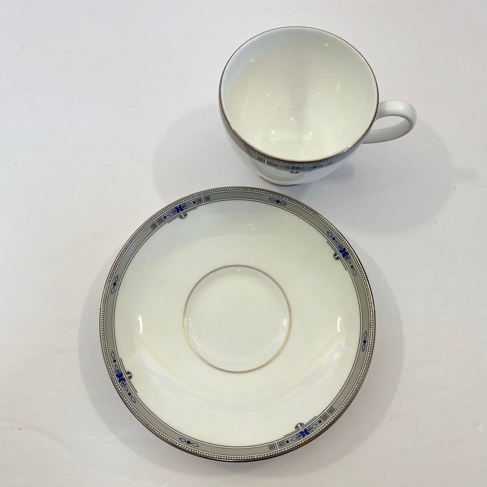 1980s Wedgwood Amherst Teacups and Saucers - Set of 5 - 7