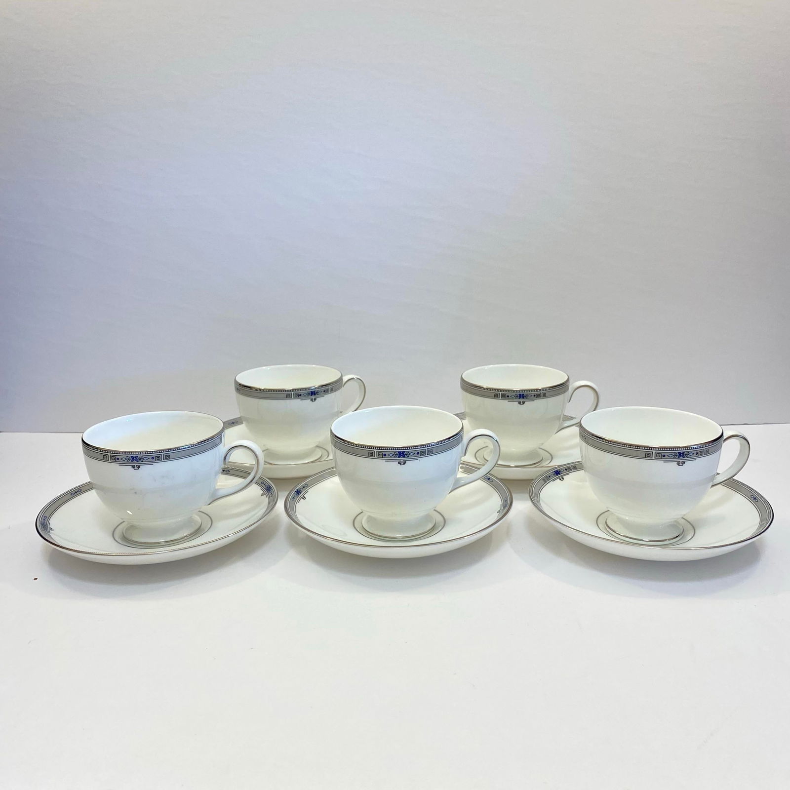 1980s Wedgwood Amherst Teacups and Saucers - Set of 5 - 8