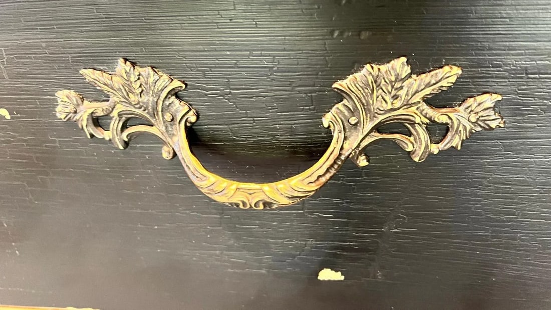 1990s Lillian August Distressed Chest of Drawers - 12