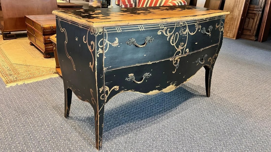 1990s Lillian August Distressed Chest of Drawers - 3