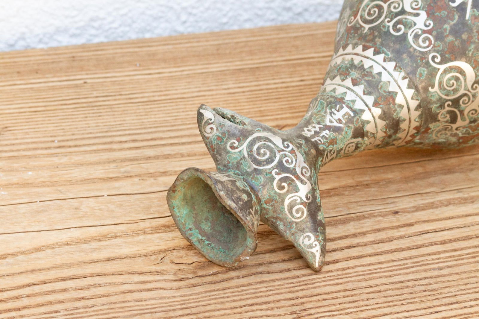 Antique Chinese Patinated Bronze Vase - 8