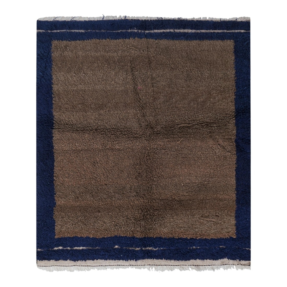 Vintage Angora Wool Turkish Shaggy Rug 4'2'' X 5'2'': Vintage Angora Wool Turkish Shaggy Rug 4'2'' X 5'2'' 50" x 60" / 128 x 160 Cm Hand woven with high quality pure wool Excellent condition From TURKEY Works well with all styles of home decor-adds 