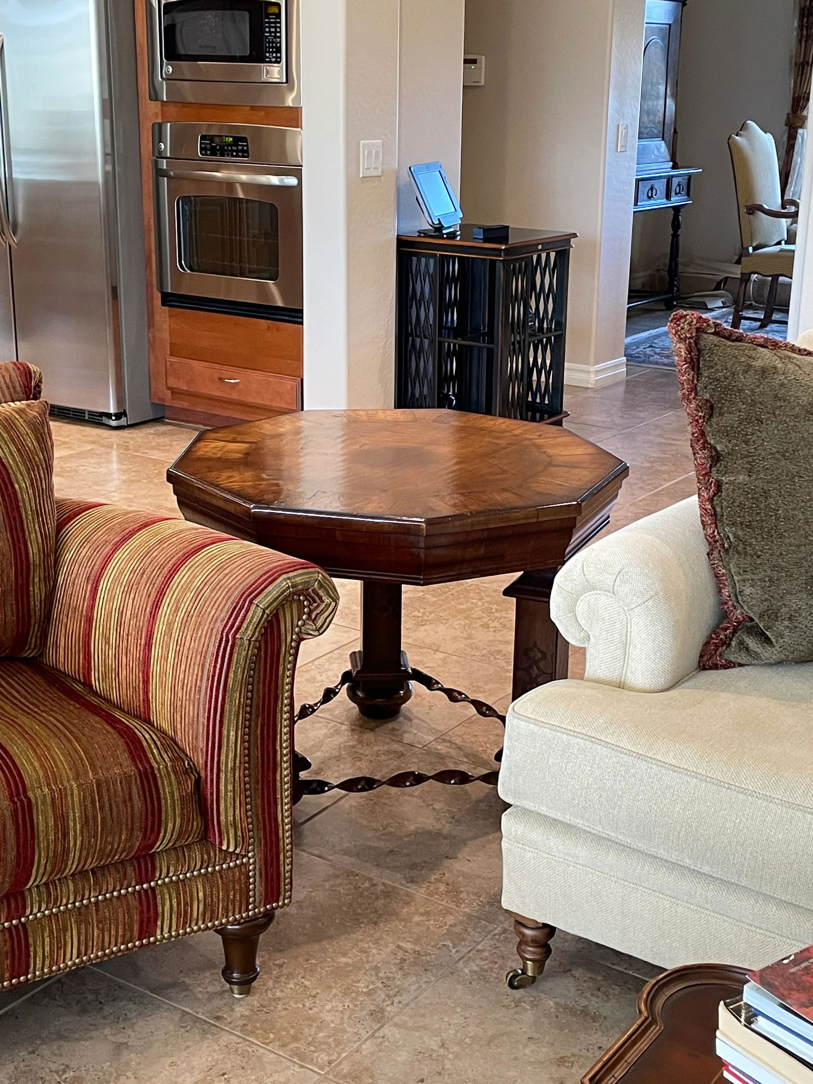 Tuscan Wood and Metal Side Table Etching and Inlaid Wood by Arte Brotto - 8