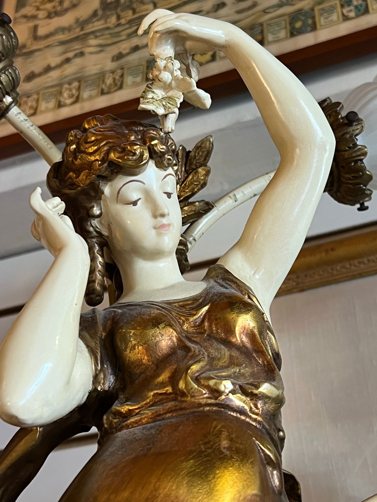 Vintage Spelter Female Figure Lamp With 4 Glass Ruffled Shades - 4