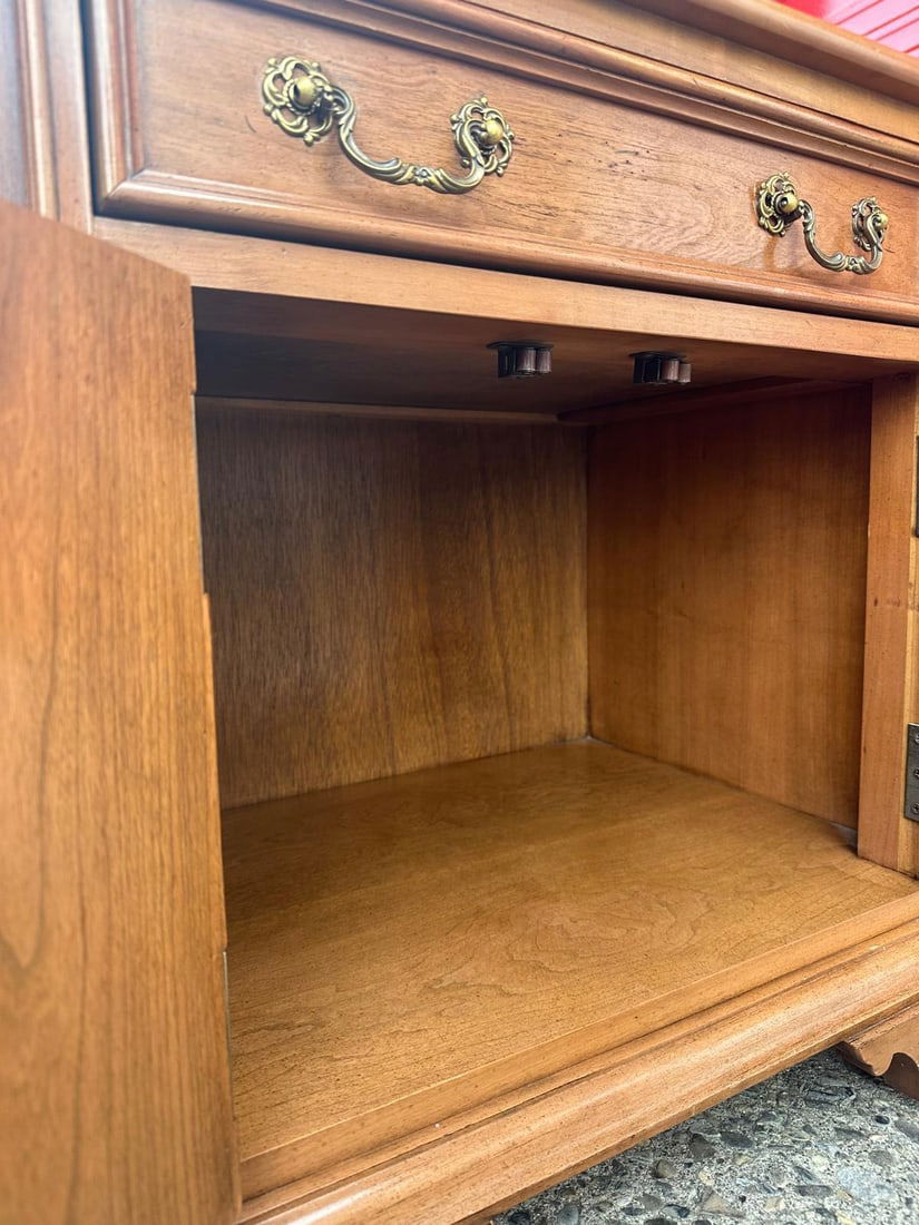 1990s Century Furniture Cardella Collection Nightstands - a Pair - 11