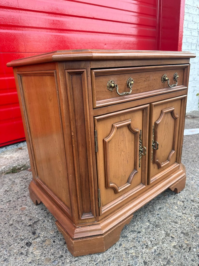 1990s Century Furniture Cardella Collection Nightstands - a Pair - 2