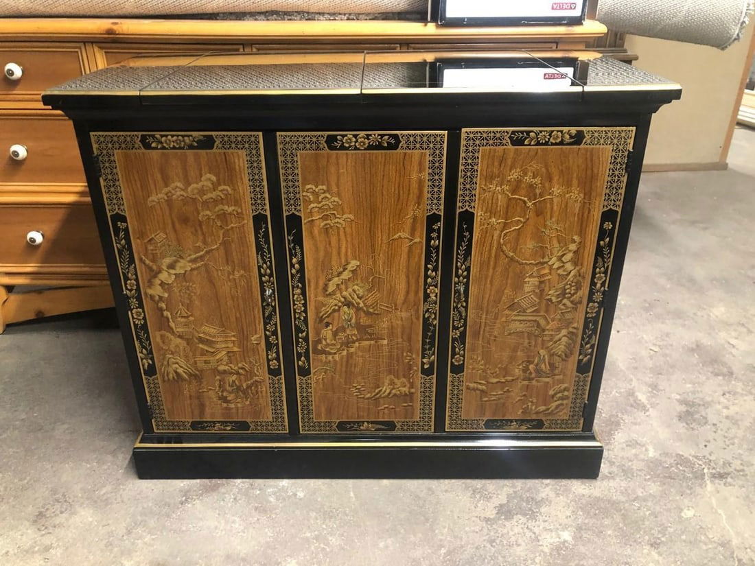 1980s Drexel Heritage Chinoiserie Server - 3