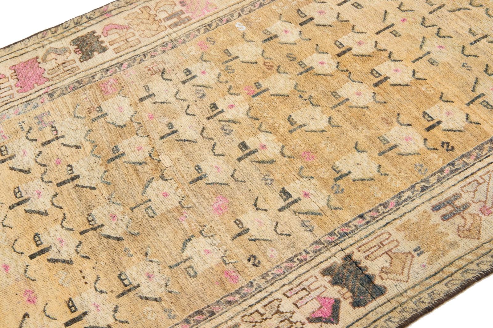 Antique Persian Shiraz Beige Wool Rug With Trabal Pattern - 4