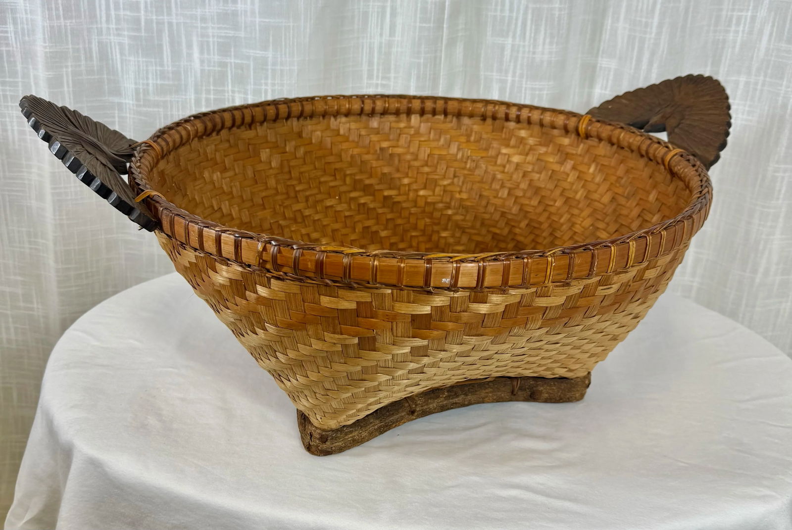 Vintage Monumental Hand-Woven Splint Wood Quatrefoil Shaped Basket With Carved Eagle Handles - 6