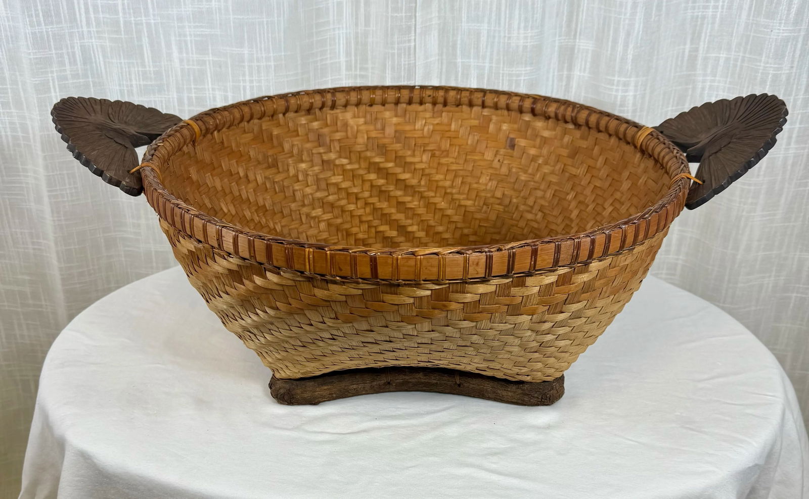 Vintage Monumental Hand-Woven Splint Wood Quatrefoil Shaped Basket With Carved Eagle Handles - 8
