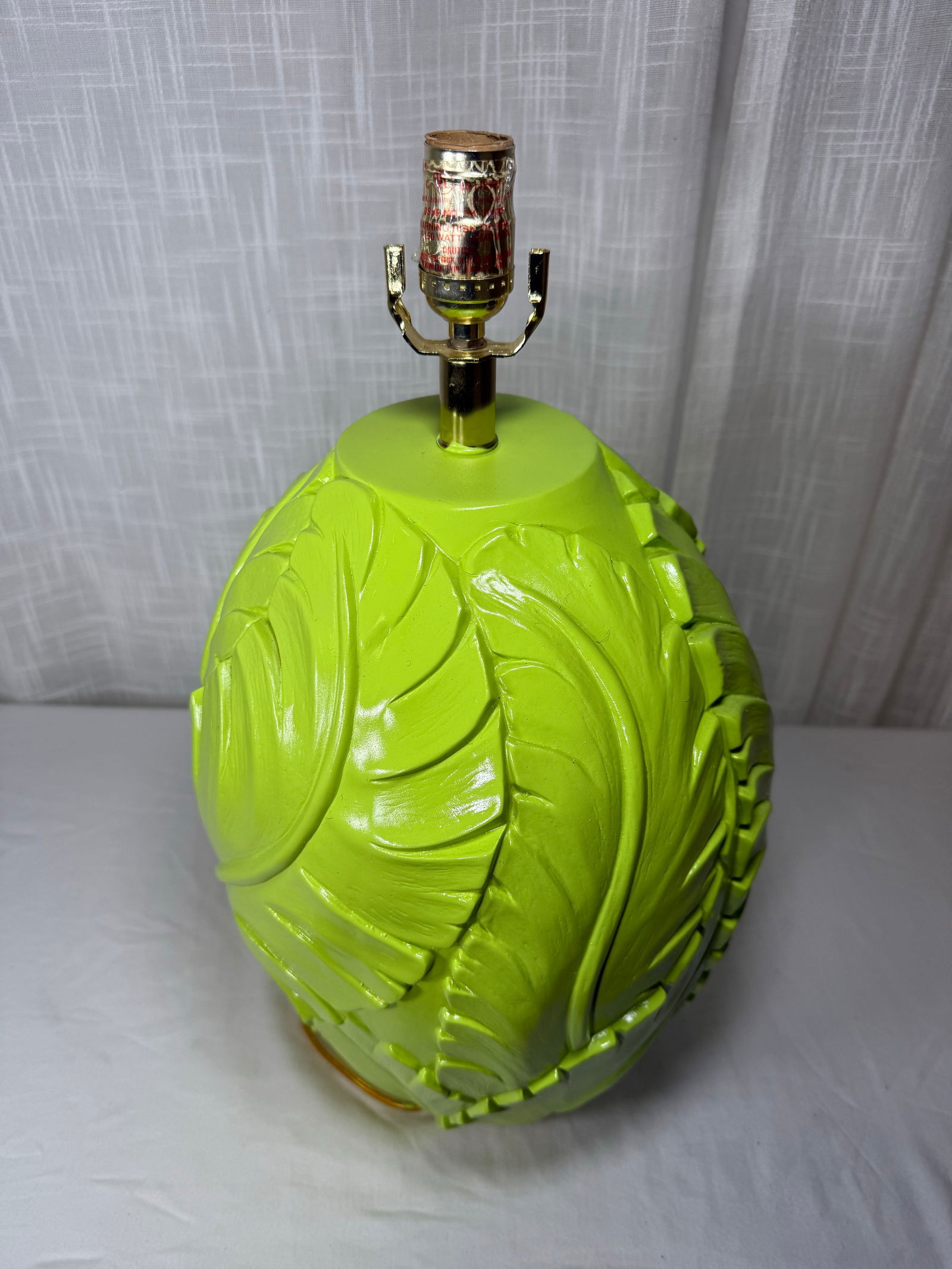 Vintage Palm Beach Regency Palm Leaf Solid Plaster Key Lime Green Table Lamp - Newly Painted - 3