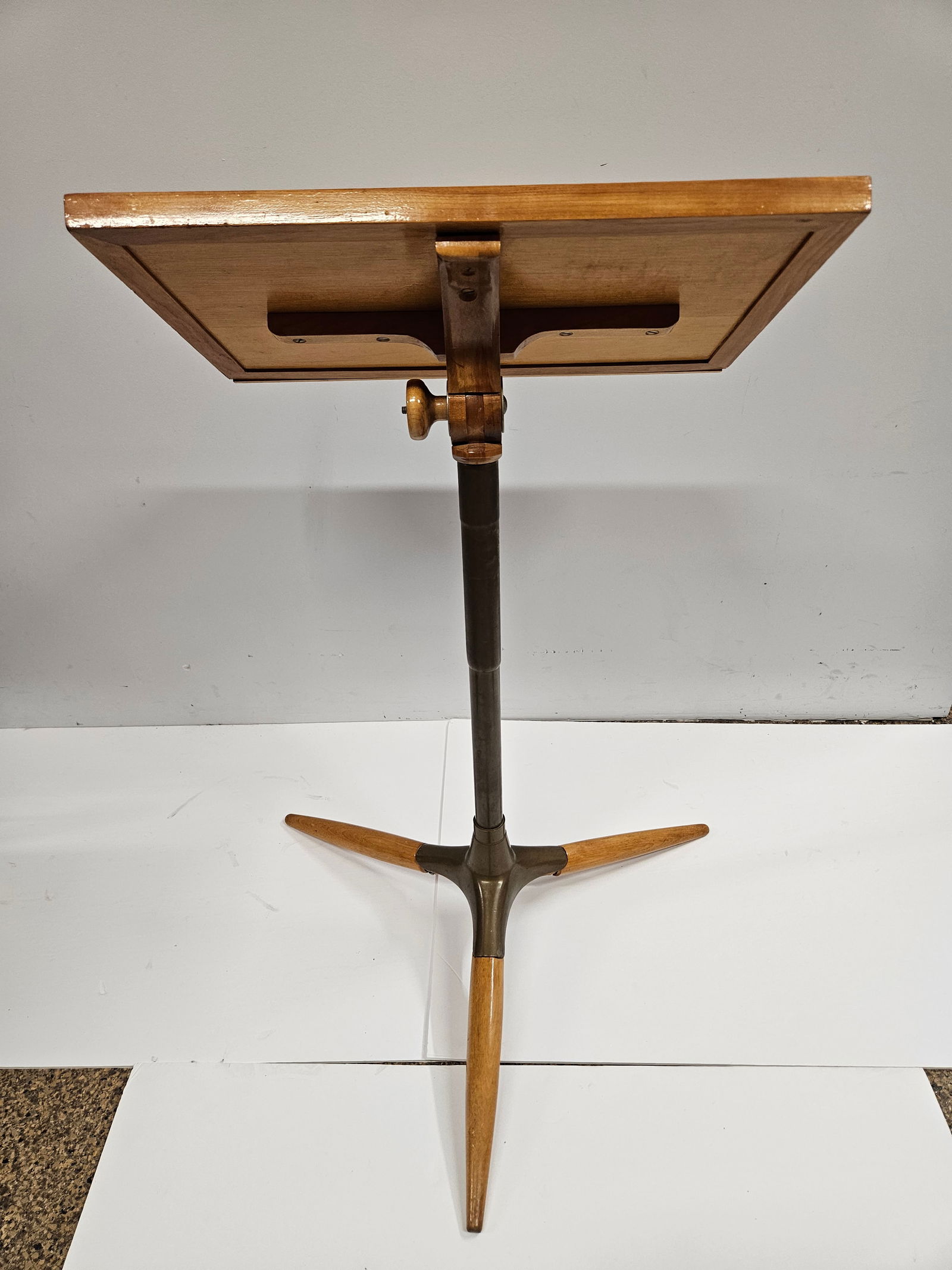 Mid-Century Modern Brass Tripod Music Stand - 4