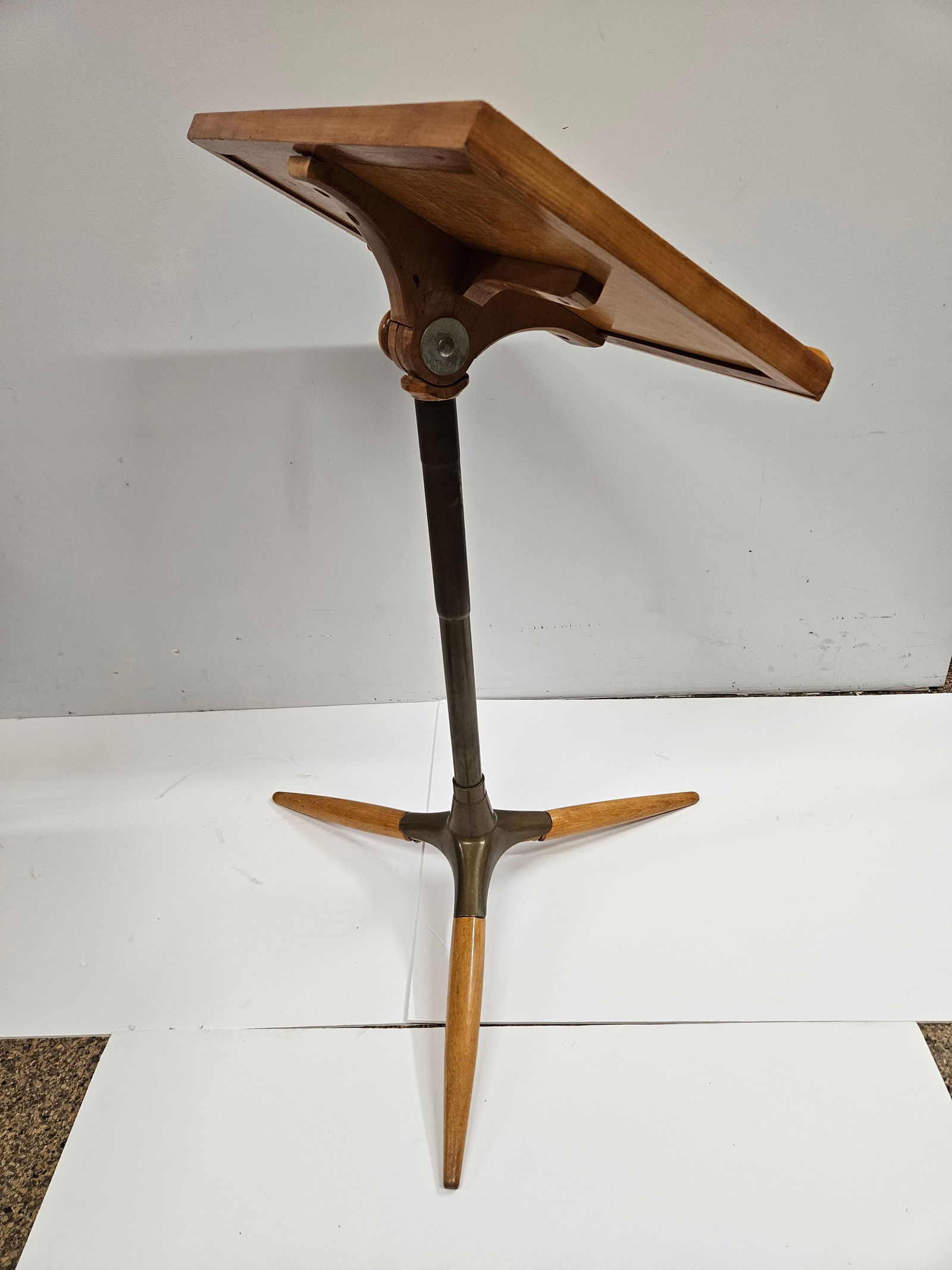 Mid-Century Modern Brass Tripod Music Stand - 5