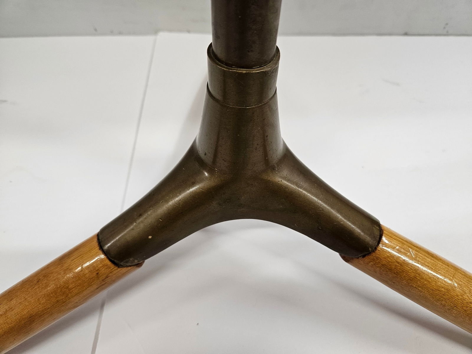 Mid-Century Modern Brass Tripod Music Stand - 8