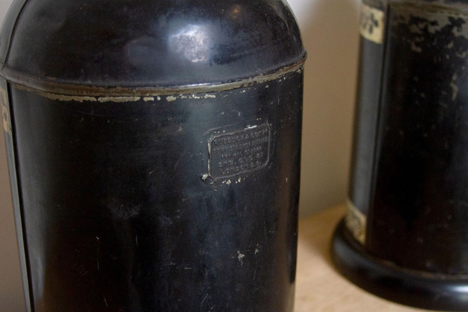 Pair of Antique Black & Gold Chinoiserie Tin Lamps - 6