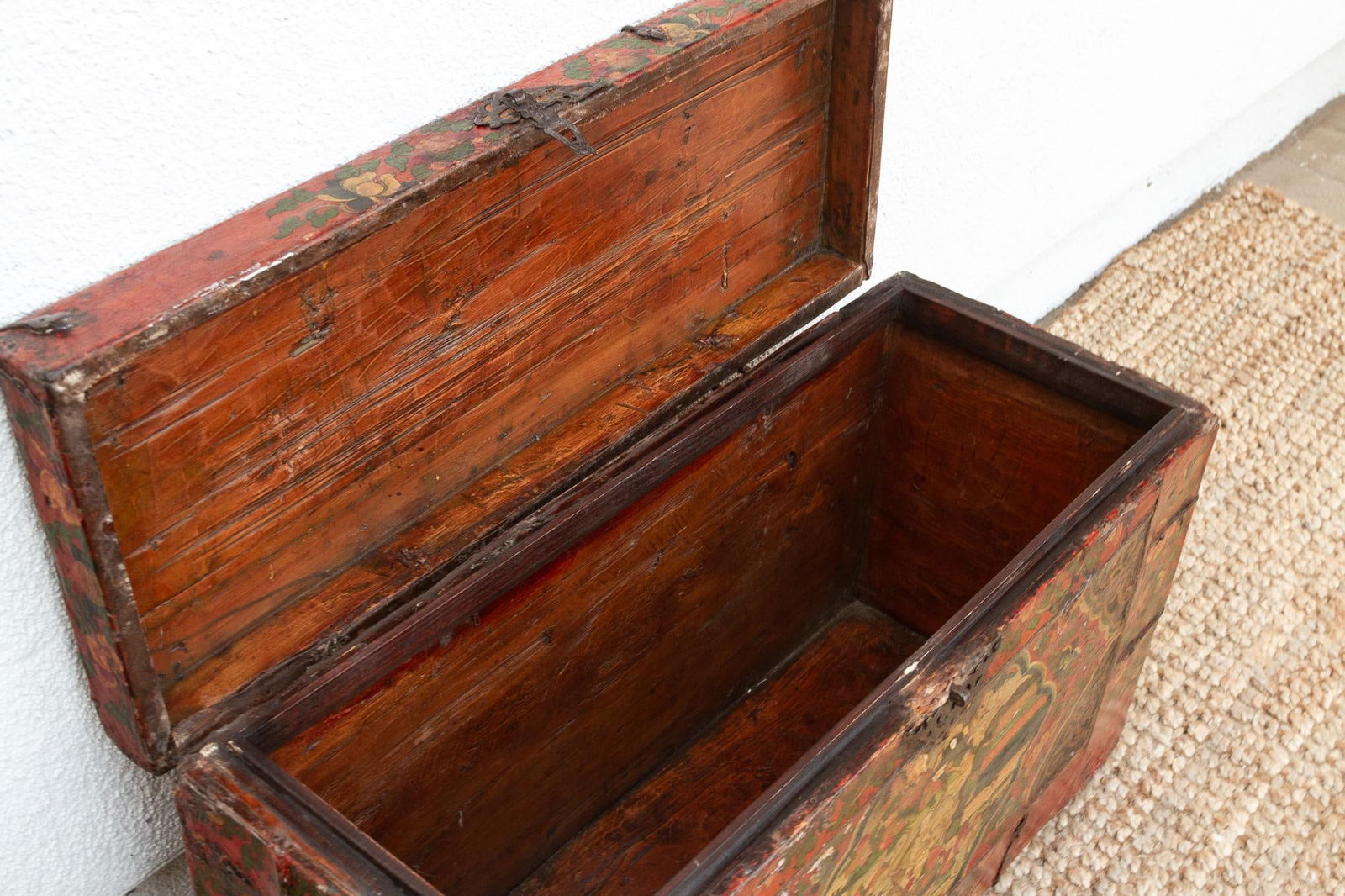 Rare 18th Century Tibetan Hand-Painted Chest - 6