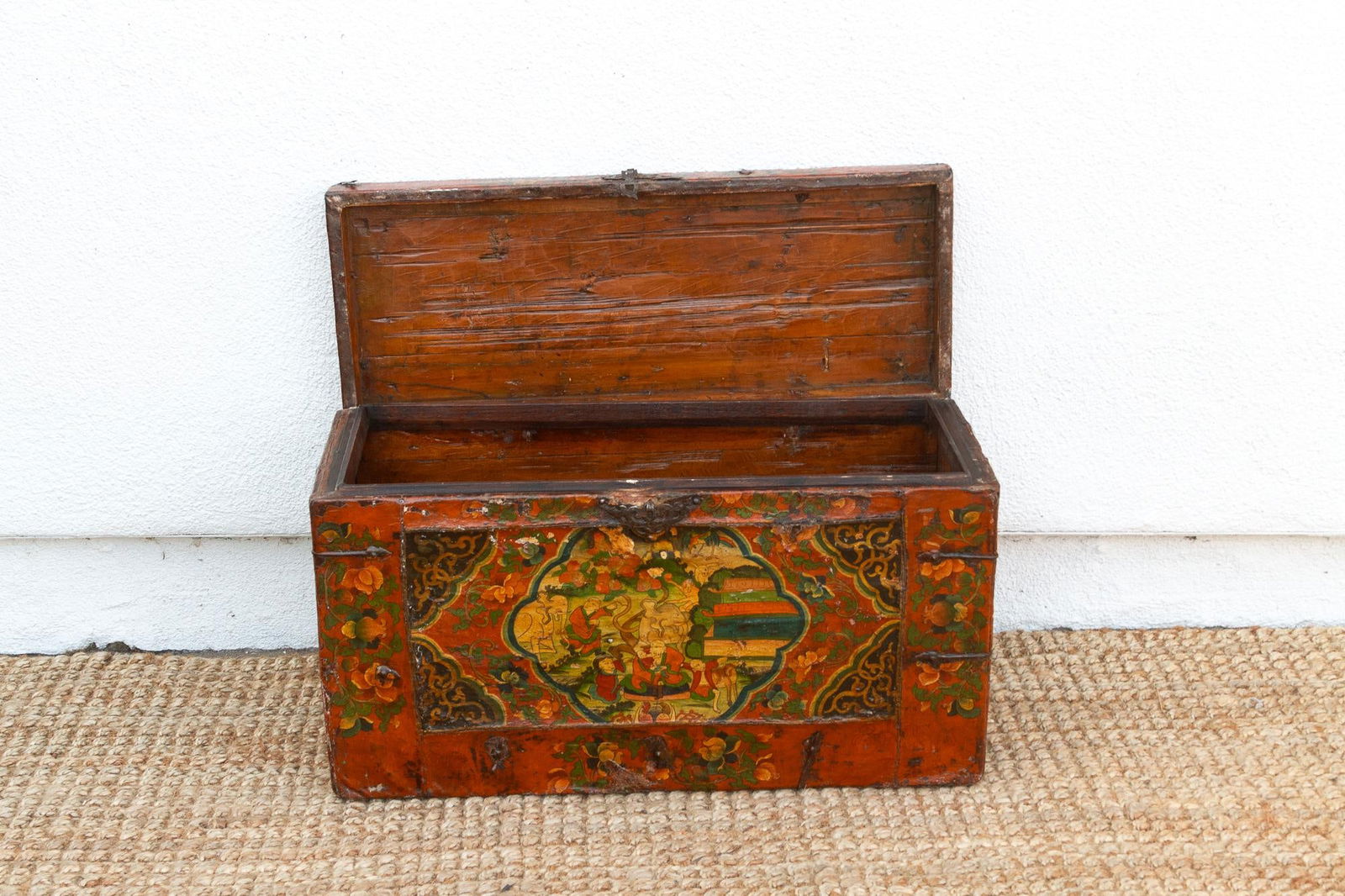 Rare 18th Century Tibetan Hand-Painted Chest - 7