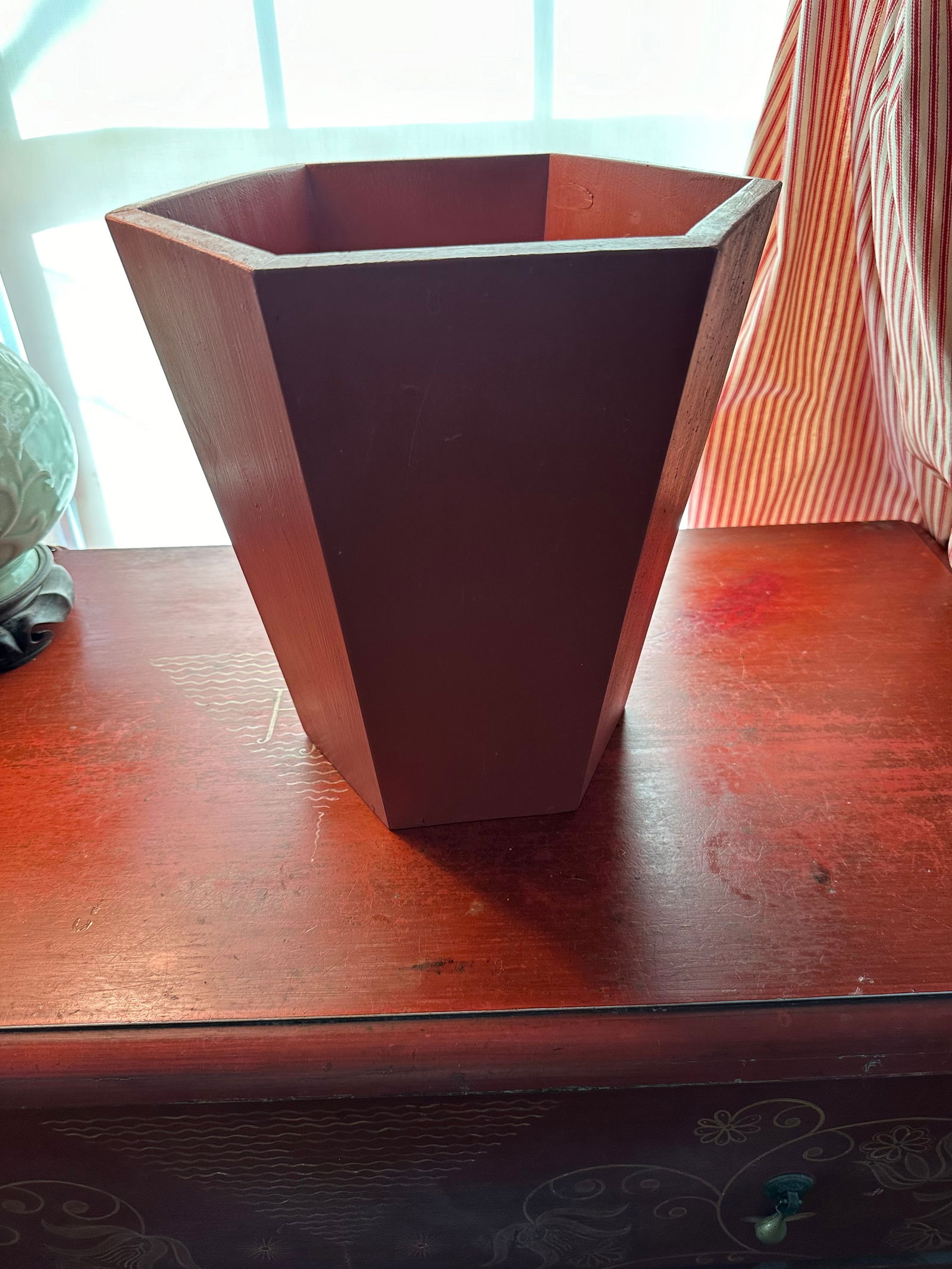 A Traditional English Style Hexagonal Burnt Red Wastebasket - 2