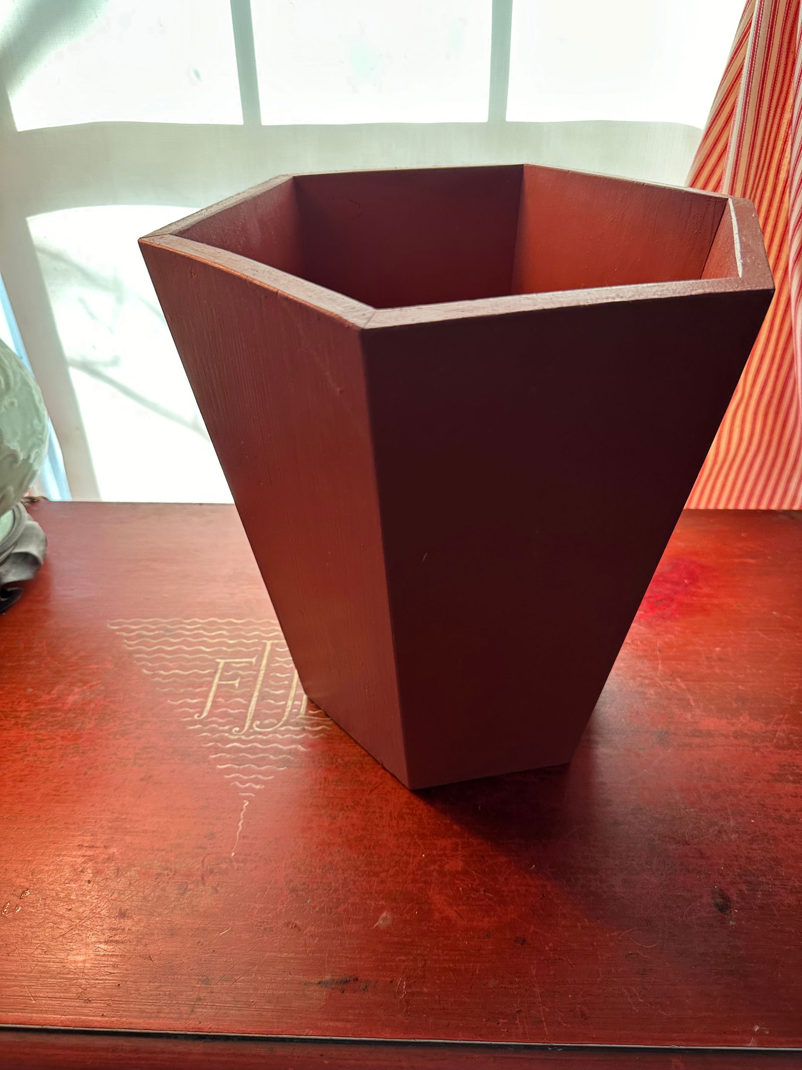 A Traditional English Style Hexagonal Burnt Red Wastebasket - 5